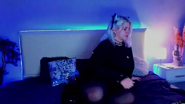 JoannLowe online show from March 2025 08:23:02 PM