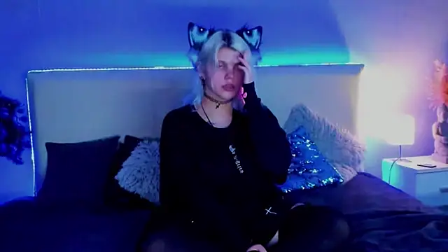 JoannLowe online show from March 2025 09:13:02 PM