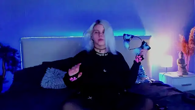 JoannLowe online show from March 2025 08:32:02 PM