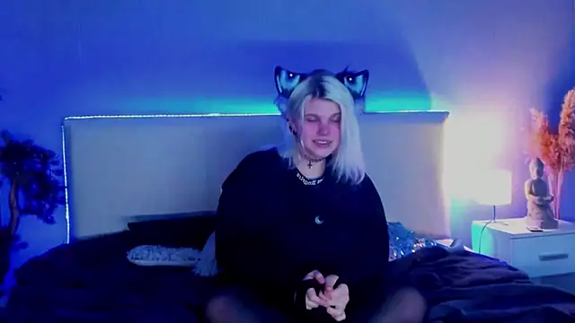 JoannLowe online show from March 2025 02:40:02 AM