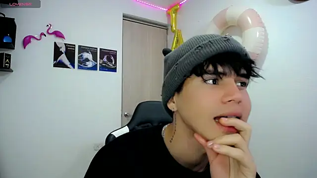 Tayson Rivers online show from September 2025 12:32:02 AM