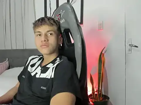 Snapshot of miguel_hz chatting on January 2025 11:35:01 PM miguel hz online show from January 2025 11:35:01 PM