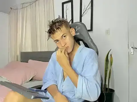 Snapshot of miguel_hz chatting on February 2025 10:13:01 PM miguel hz online show from February 2025 10:13:01 PM