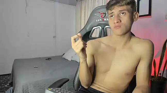 Snapshot of miguel_hz chatting on February 2025 09:40:01 PM miguel hz online show from February 2025 09:40:01 PM