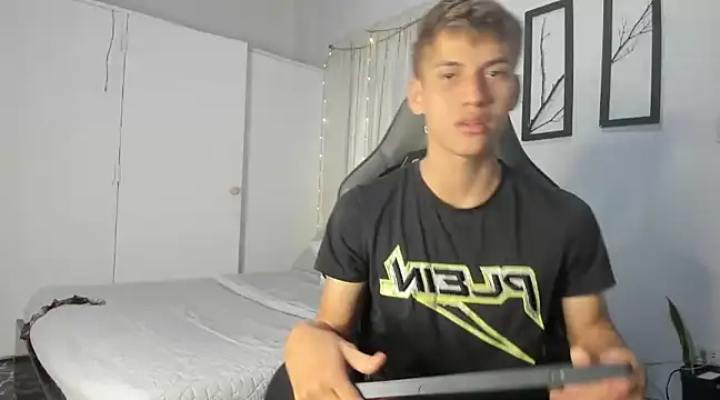 Snapshot of miguel_hz chatting on February 2025 09:35:02 PM miguel hz online show from February 2025 09:35:02 PM