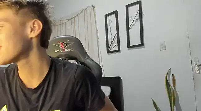 Snapshot of miguel_hz chatting on February 2025 10:42:01 PM miguel hz online show from February 2025 10:42:01 PM