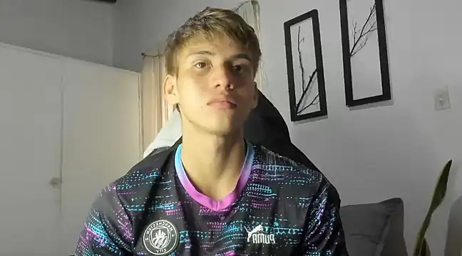 Snapshot of miguel_hz chatting on February 2025 01:28:02 PM miguel hz online show from February 2025 01:28:02 PM