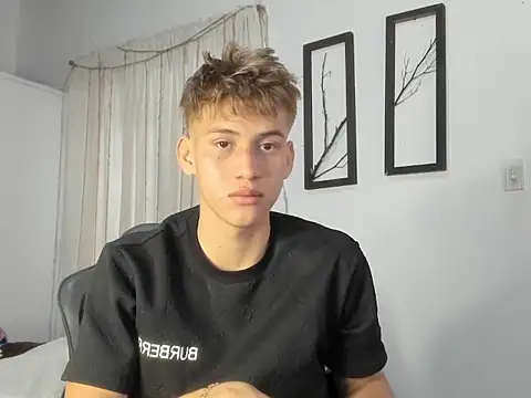 Snapshot of miguel_hz chatting on February 2025 04:32:01 PM miguel hz online show from February 2025 04:32:01 PM