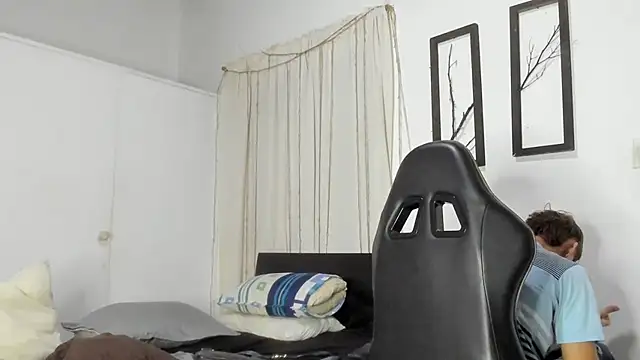 Snapshot of miguel_hz chatting on February 2025 11:26:02 PM miguel hz online show from February 2025 11:26:02 PM