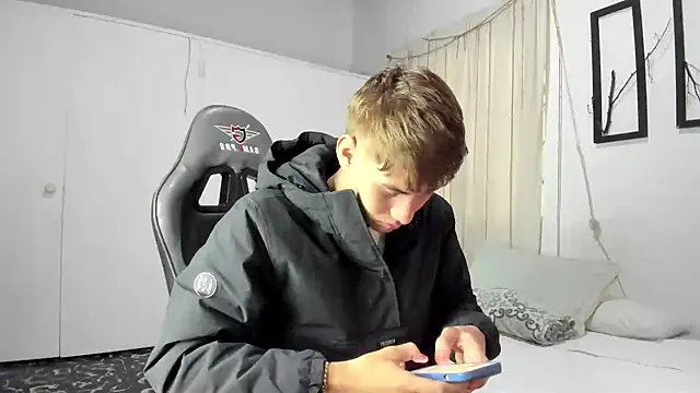 Snapshot of miguel_hz chatting on March 2025 08:44:02 PM miguel hz online show from March 2025 08:44:02 PM