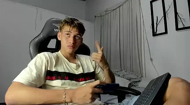 Snapshot of miguel_hz chatting on March 2025 10:24:01 PM miguel hz online show from March 2025 10:24:01 PM