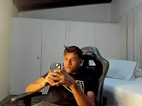 Snapshot of miguel_hz chatting on March 2025 08:53:01 PM miguel hz online show from March 2025 08:53:01 PM