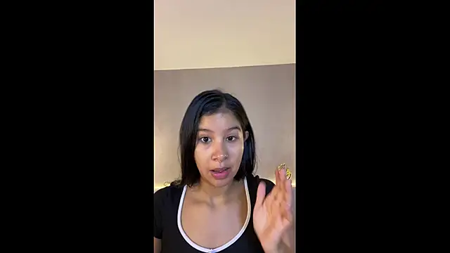 Snapshot of Aida_moreno chatting on May 2026 11:50:01 AM Aida moreno online show from May 2026 11:50:01 AM