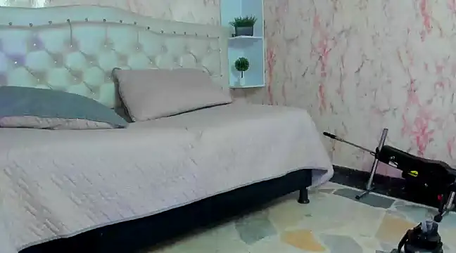 VICTORIA HOUSTON online show from March 2025 11:06:01 PM