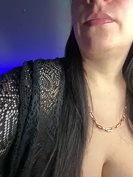 Evelinia online show from October 2025 02:15:02 PM