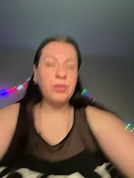 Evelinia online show from April 2026 03:23:01 PM