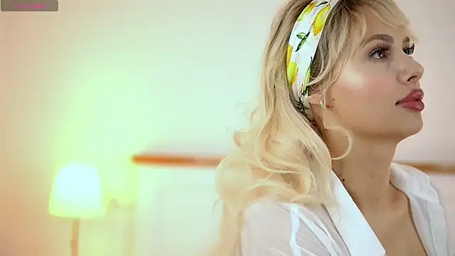 AdelineKing online show from October 2025 02:10:01 AM