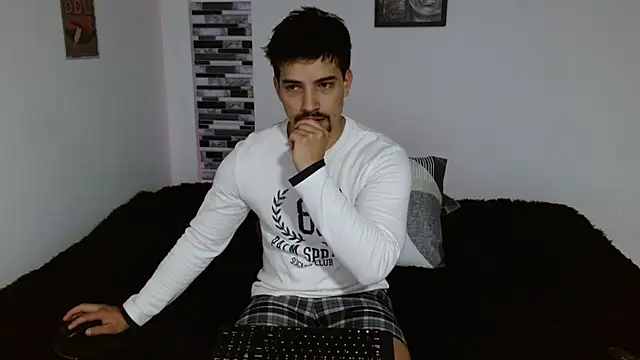 Ian Daviz online show from December 2025 07:20:02 PM