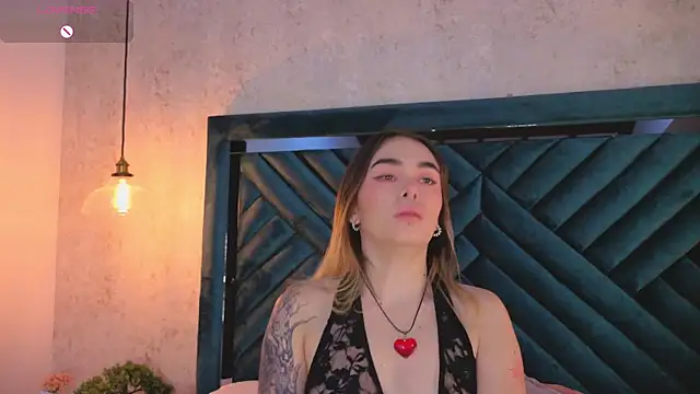 Lucy Vega online show from October 2025 04:43:02 AM