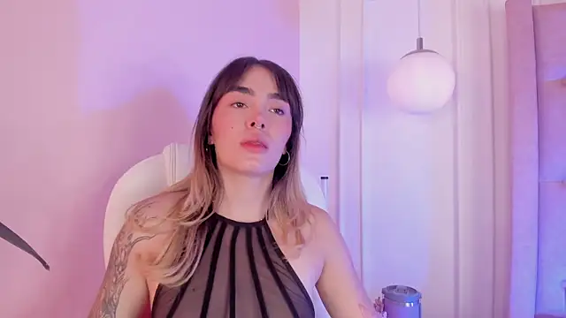 Lucy Vega online show from November 2025 04:45:02 AM