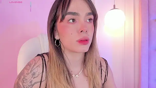 Lucy Vega online show from January 2026 04:49:02 AM