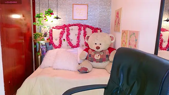 meghan nill online show from December 2025 03:12:01 AM