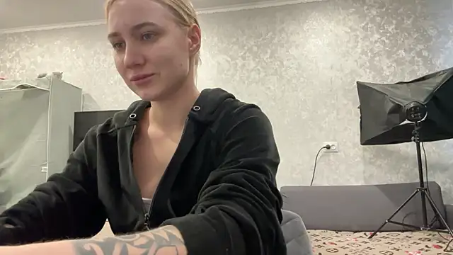 AnneBall online show from January 2025 11:00:02 AM