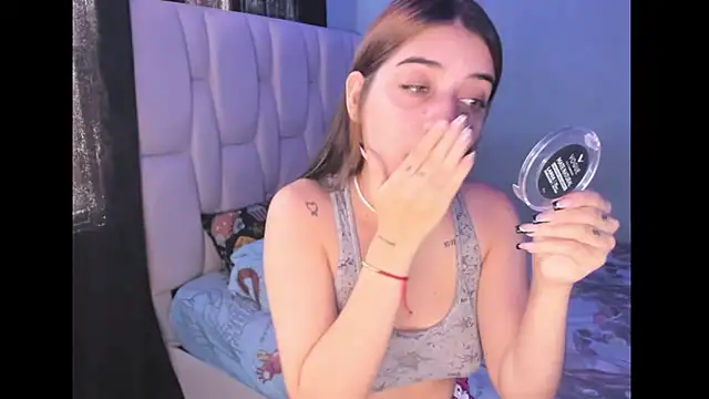 Snapshot of KittyKlum chatting on January 2025 04:48:01 PM KittyKlum online show from January 2025 04:48:01 PM