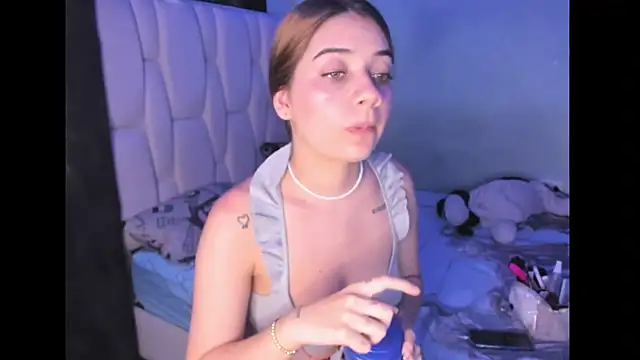 Snapshot of KittyKlum chatting on January 2025 09:14:02 PM KittyKlum online show from January 2025 09:14:02 PM