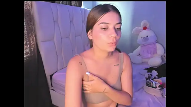 Snapshot of KittyKlum chatting on March 2025 07:38:01 PM KittyKlum online show from March 2025 07:38:01 PM