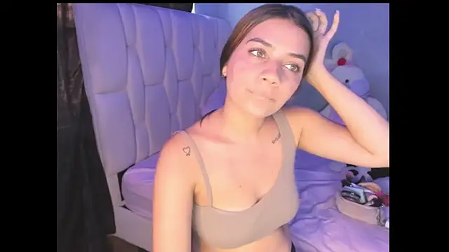 Snapshot of KittyKlum chatting on March 2025 10:42:01 PM KittyKlum online show from March 2025 10:42:01 PM