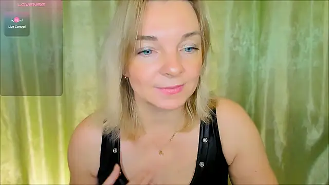 Regina  blue online show from December 2024 03:25:02 PM