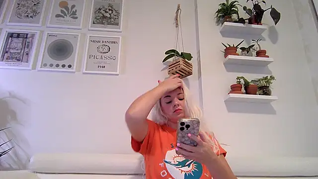 badblondebunny online show from February 2026 01:09:01 AM