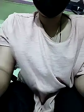 Snapshot of Kashish_18 chatting on April 2026 01:52:02 PM Kashish 18 online show from April 2026 01:52:02 PM
