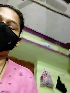 Snapshot of Kashish_18 chatting on May 2026 06:52:01 AM Kashish 18 online show from May 2026 06:52:01 AM