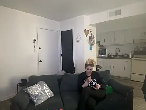 Snapshot of SpunCandy chatting on February 2026 03:44:01 AM SpunCandy online show from February 2026 03:44:01 AM