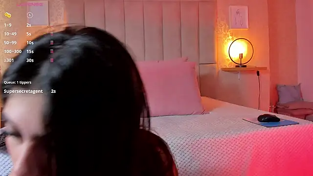 Snapshot of Amy-Saenz chatting on November 2025 02:06:02 PM Amy-Saenz online show from November 2025 02:06:02 PM