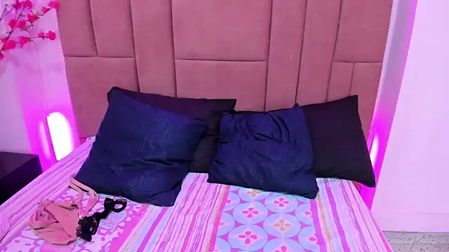 EvaaLovia1 online show from March 2025 04:51:02 PM