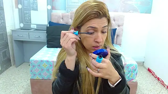 EvaaLovia1 online show from March 2025 01:12:02 PM