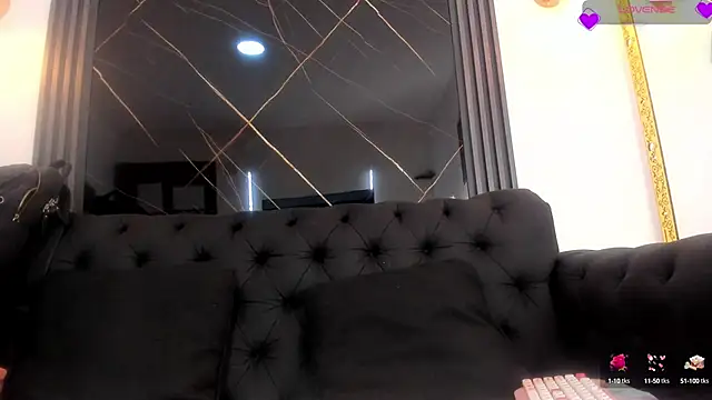 EvaaLovia1 online show from September 2025 01:47:02 PM