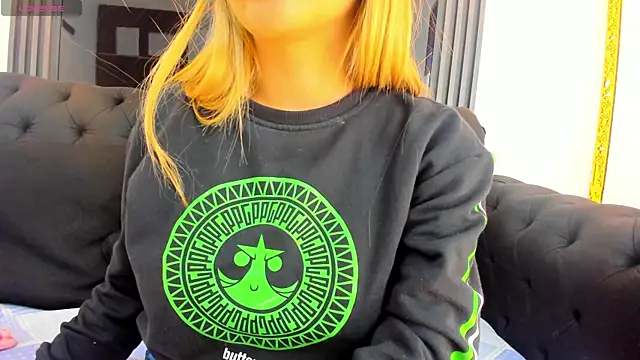 EvaaLovia1 online show from October 2025 01:29:02 PM