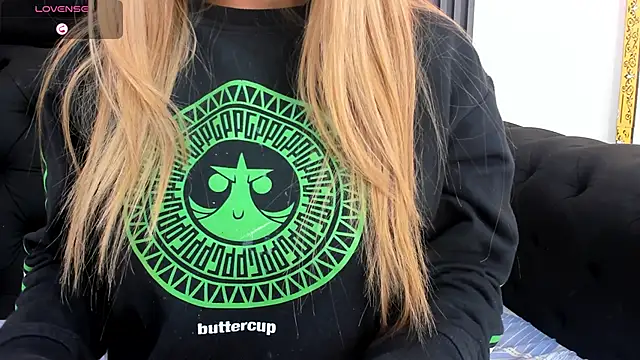 EvaaLovia1 online show from October 2025 02:03:02 PM