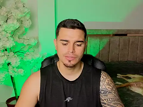 Axel Big cock online show from July 2026 03:51:02 PM