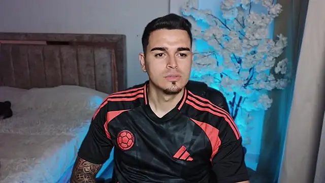 Axel Big cock online show from July 2026 02:21:01 AM