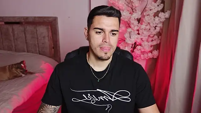 Axel Big cock online show from August 2026 12:09:01 AM