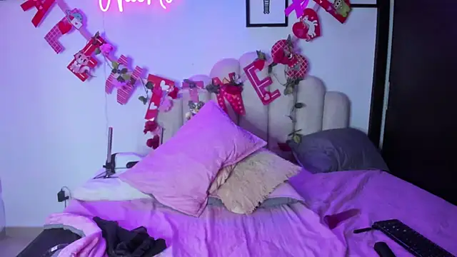 NaomiAsha online show from February 2025 04:18:02 AM