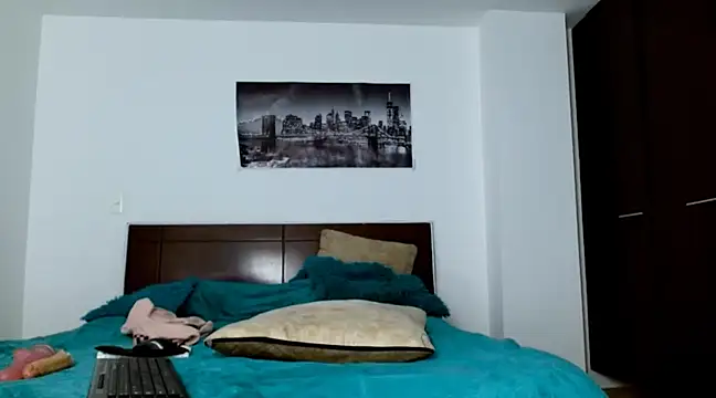 Snapshot of chicafitcaliente chatting on December 2024 12:34:02 AM chicafitcaliente online show from December 2024 12:34:02 AM