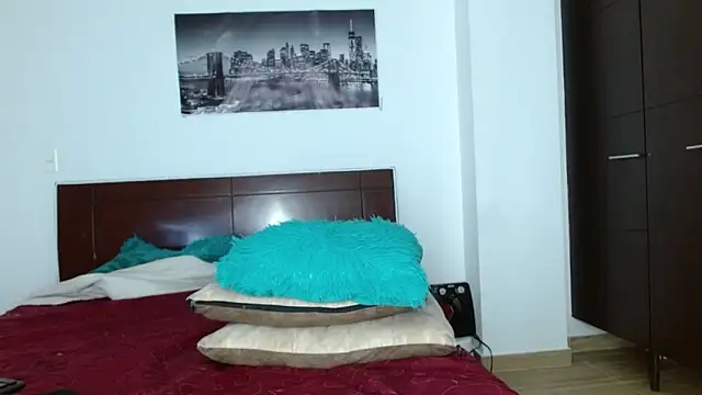 Snapshot of chicafitcaliente chatting on November 2025 12:10:02 AM chicafitcaliente online show from November 2025 12:10:02 AM