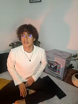 nickolas moon online show from December 2024 08:50:01 PM