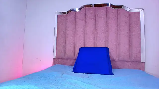 anisha x online show from September 2025 07:14:02 PM